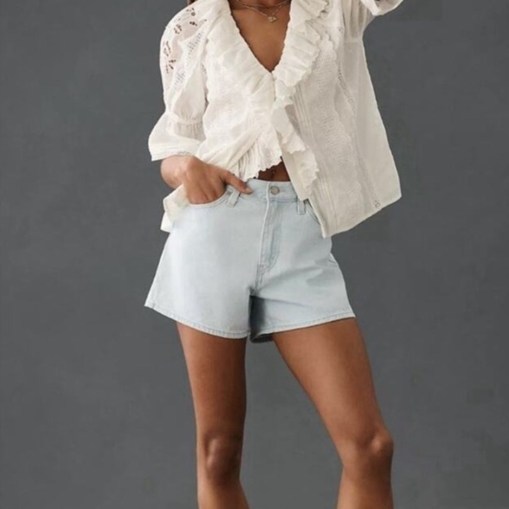 Levi's Silver Tab High-Waisted Mom Shorts Light Wash Denim Casual Relaxed Sz 31
